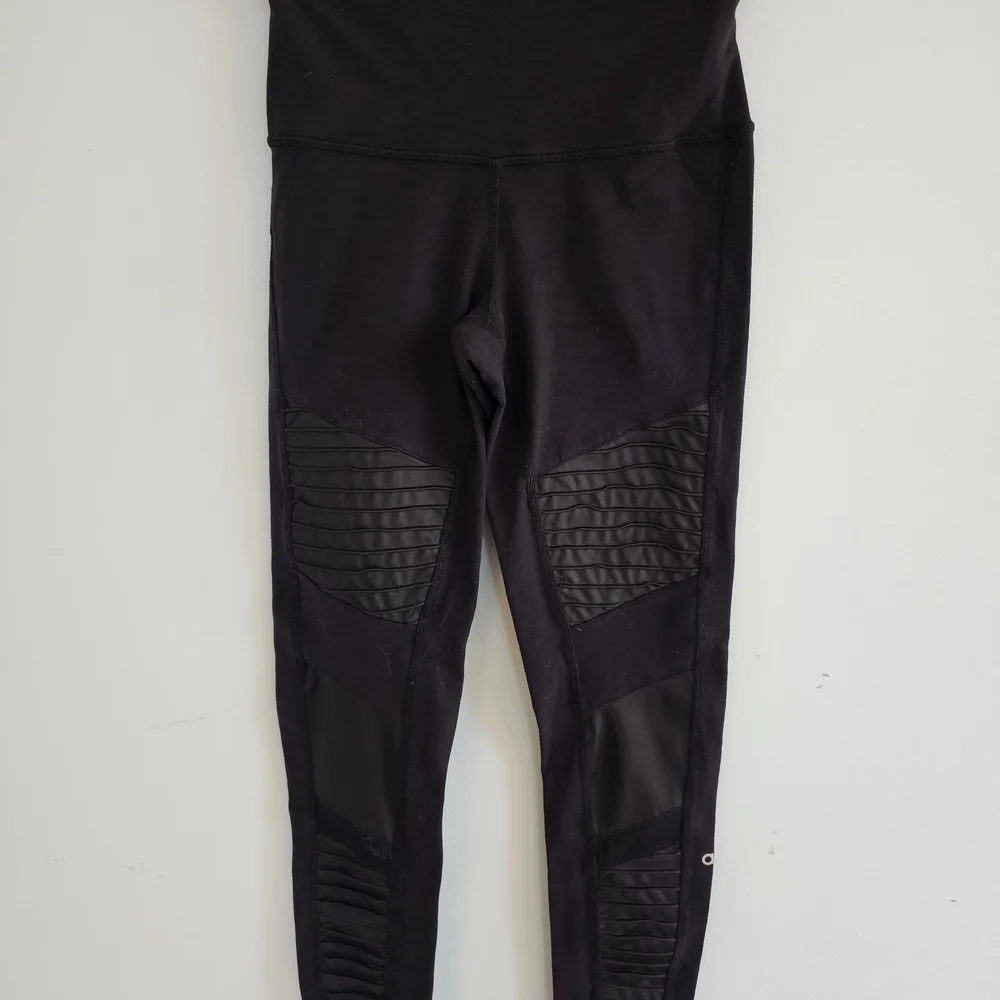 ALO Yoga Black Leggings‎ Size XS